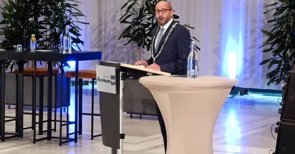 De eerste gasten voor het Bestuurlijk Congres zijn gearriveerd. Burgemeesters, wethouders, Openbaar Ministerie en Topambtenaren waren allen van de partij