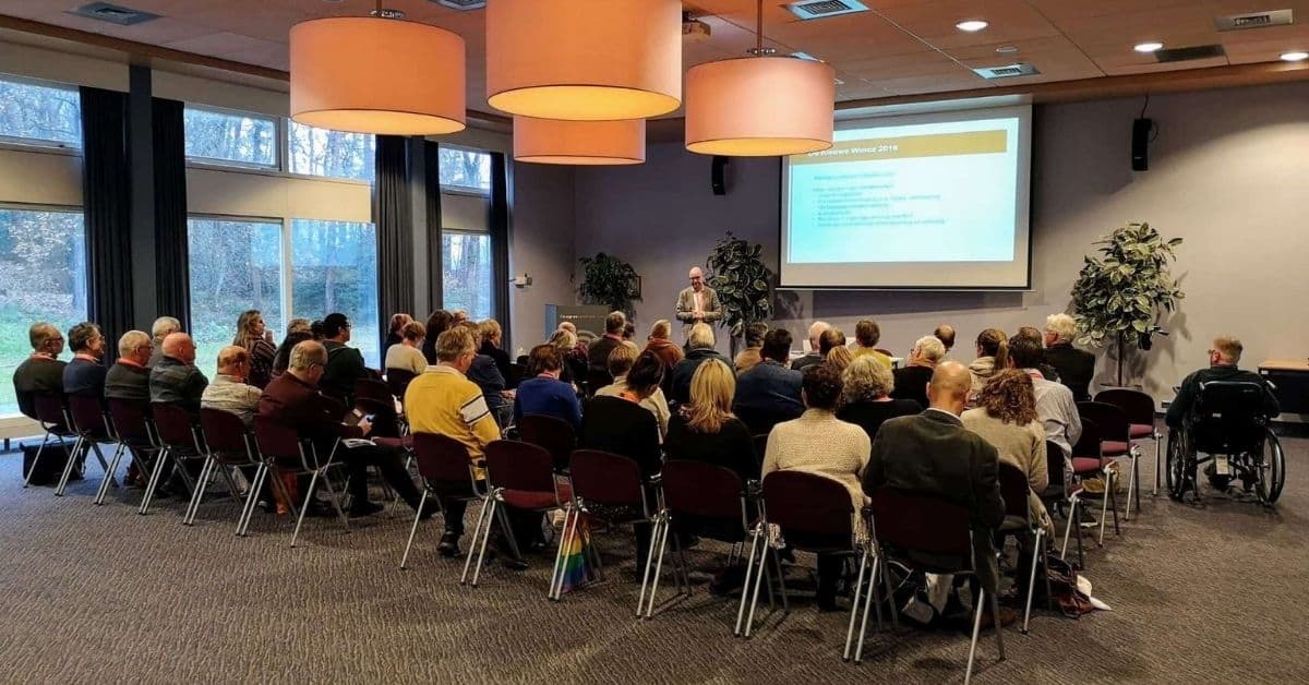 De eerste gasten voor het Bestuurlijk Congres zijn gearriveerd. Burgemeesters, wethouders, Openbaar Ministerie en Topambtenaren waren allen van de partij