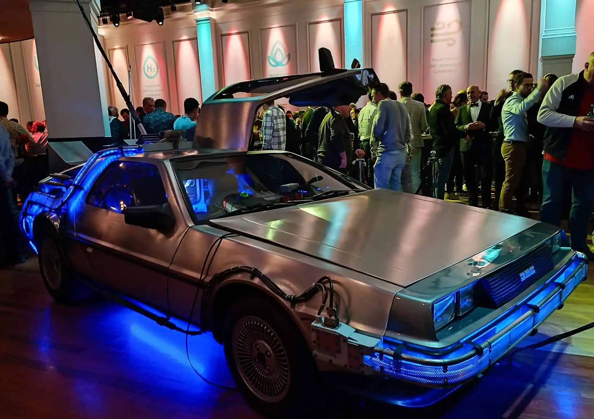 Exclusief Back to the Future themafeest organiseren met de DeLorean Time Machine en museumstukken door 24-7 Events Utrecht
